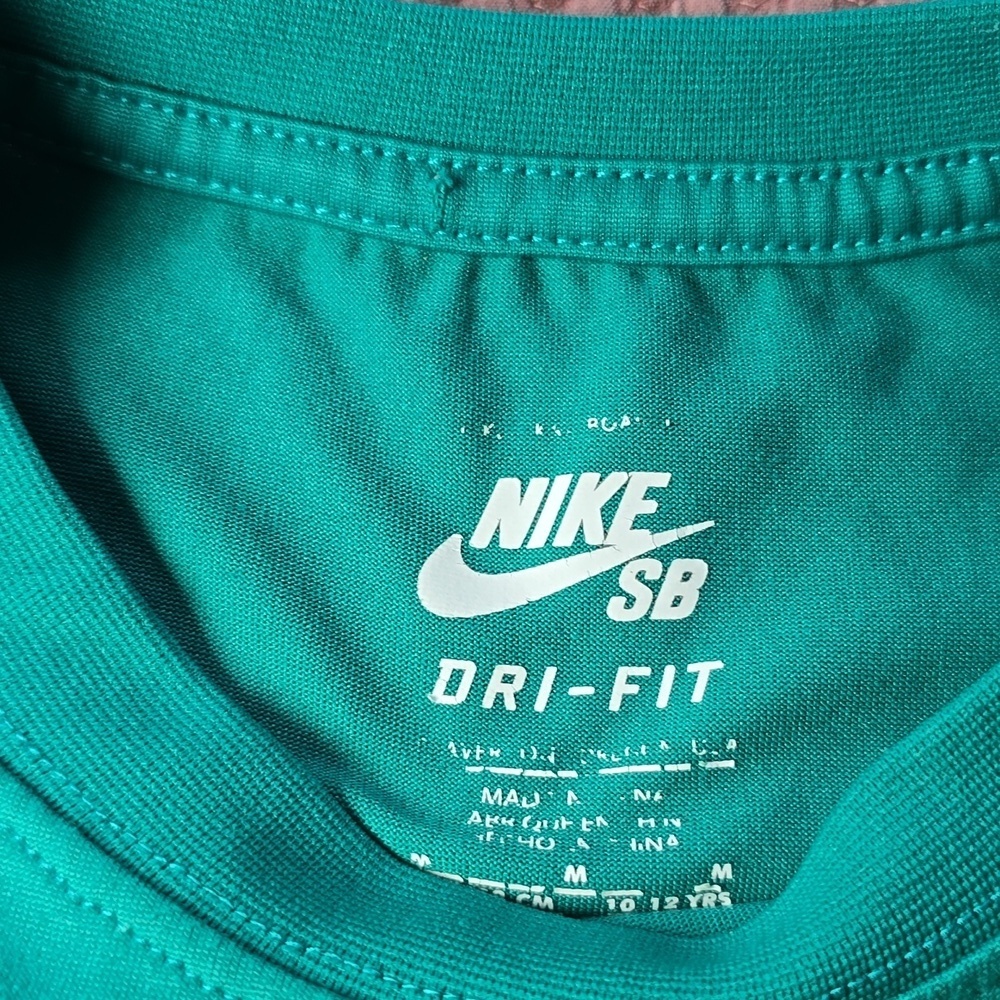 Nike Skateboarding Crew Neck Teal Dri-FIT T-Shirt - KIDS Size 10 -12 - Picture 2 of 8